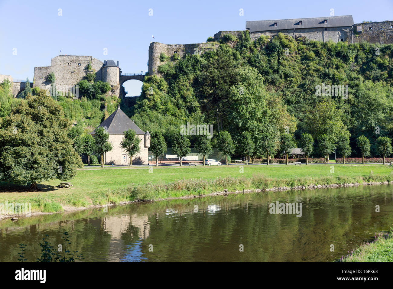 Mittelalterliche Burg von Bouillon, der in den belgischen Ardennen ...