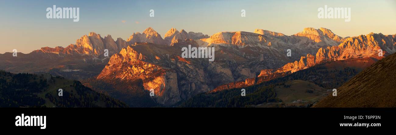 Abendstimmung über die Geisler vom Sellajoch, Dolomiten, Italien, Europa Stockfoto