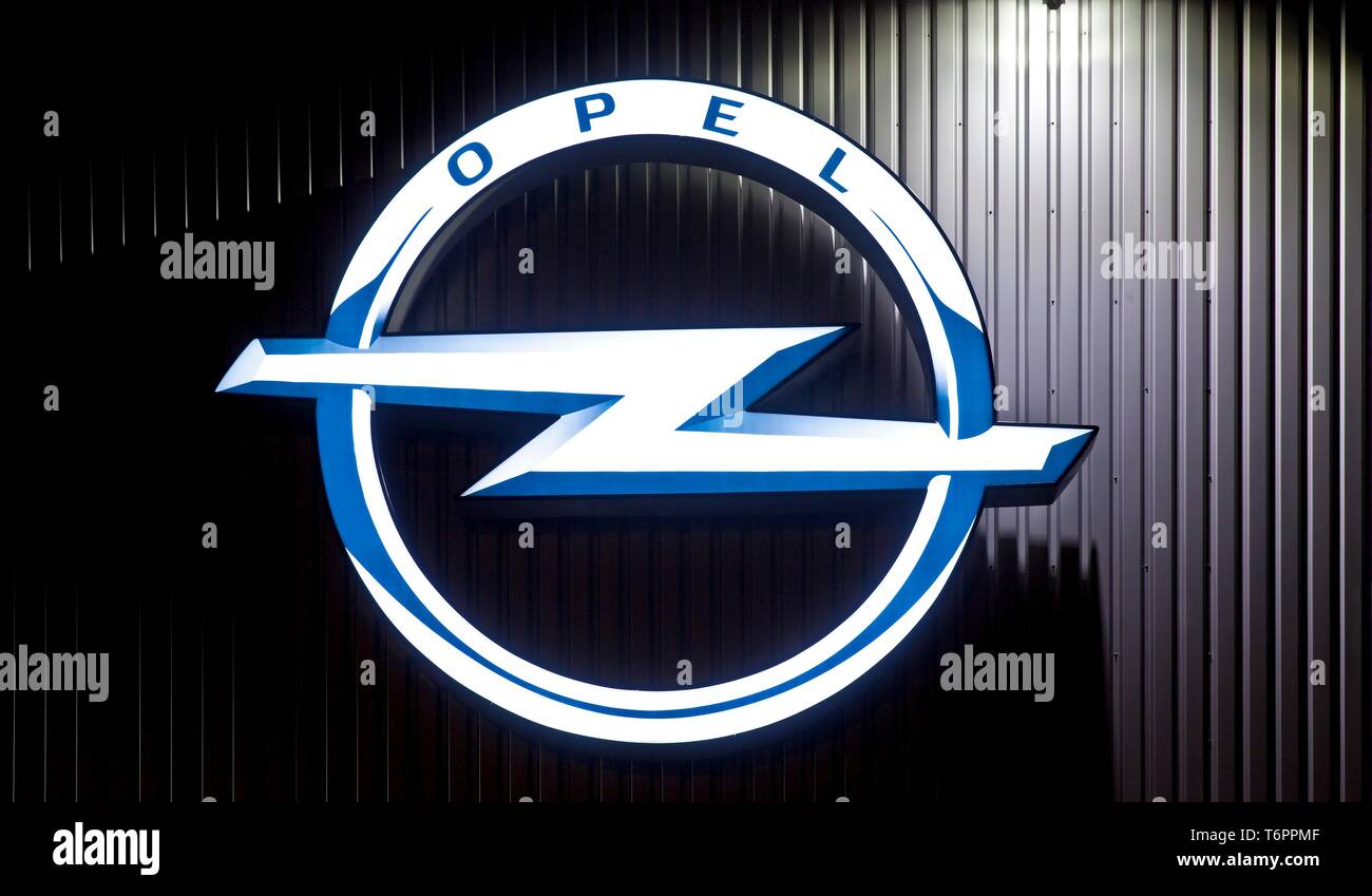 Opel Logo im Warenverteilzentrum des Opel Group, Bochum, Nordrhein-Westfalen, Deutschland Stockfoto