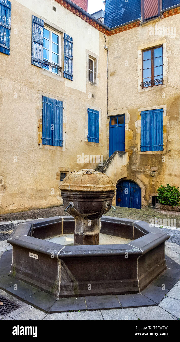 Fountain Square, Montlucon, Allier Abteilung, Auvergne-Rhone-Alpes, Frankreich, Europa Stockfoto