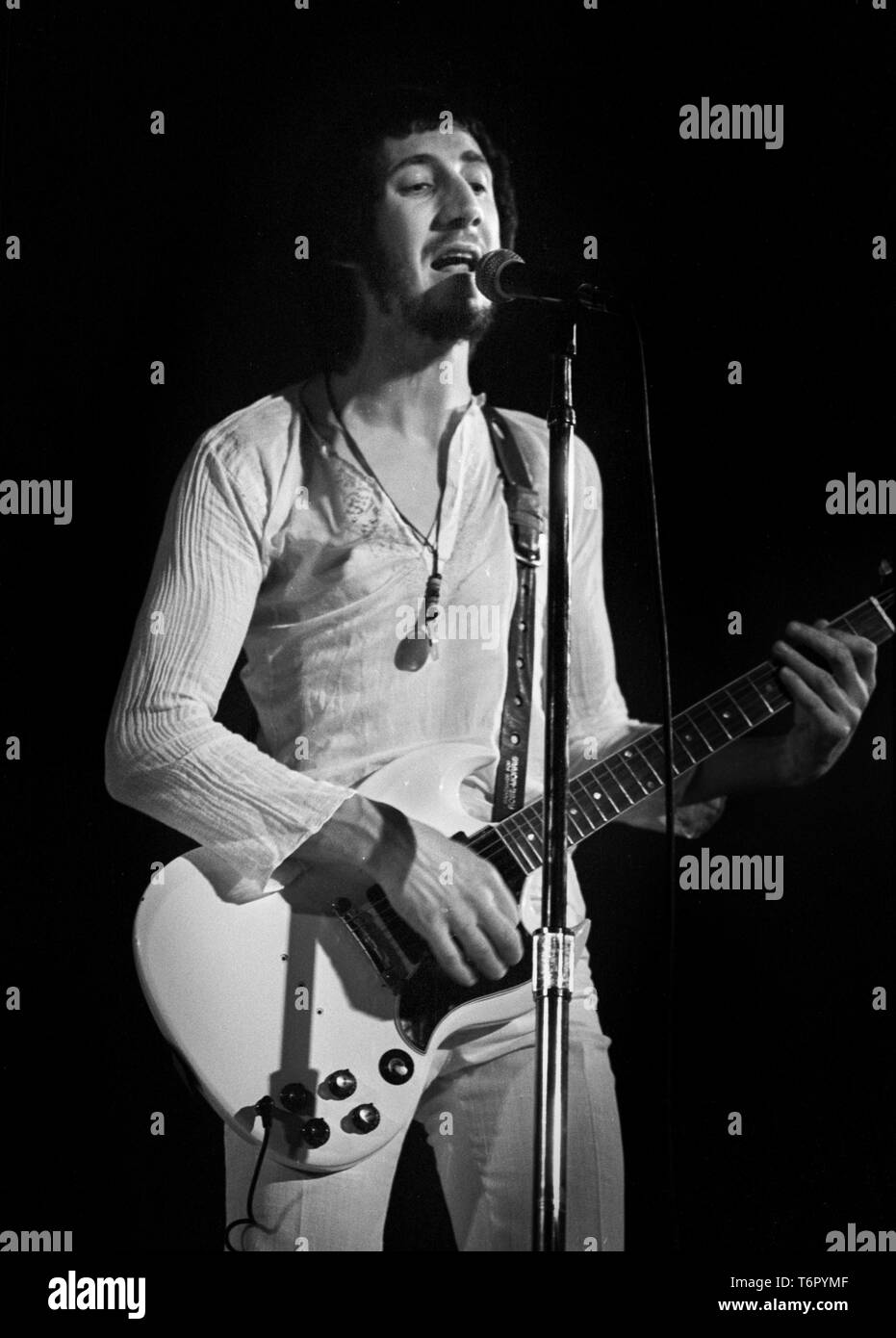 VOORBURG, Niederlande - 10 März: Die, die Pete Townshend live auf der Bühne in Voorburg, Niederlande, am 10. März 1973 (Foto von Gijsbert Hanekroot) Stockfoto