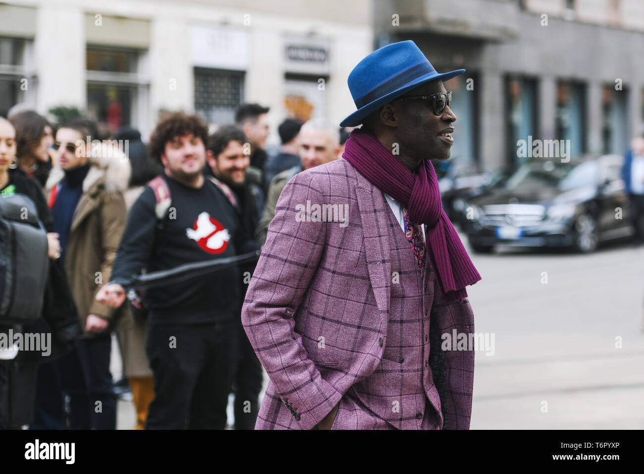 Mailand, Italien - 24. Februar 2019: Street Style - Blick vor einer Modenschau in Mailand auf der Modewoche - MFWFW 19. Stockfoto