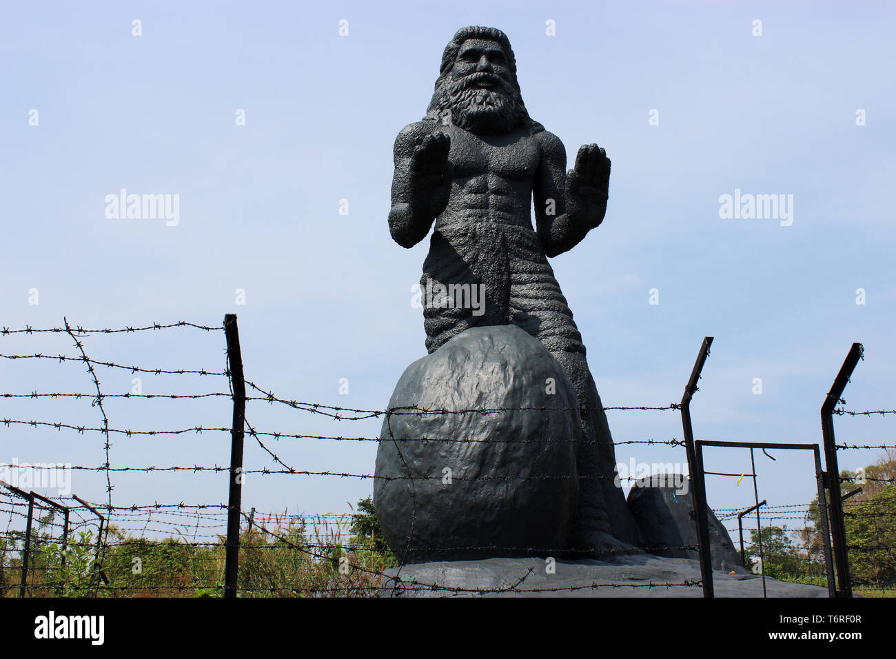 Narayanathu branthan Statue (Der Verrückte von Rayiranellur Naranam) @. Er ist ein Zeichen in Malayalam Folklore. Stockfoto
