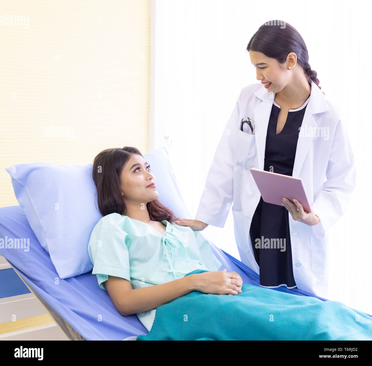 Arzt routine Health Check patient Stockfoto