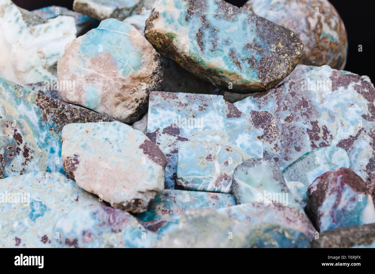 Blaue edelsteine larimar -Fotos und -Bildmaterial in hoher Auflösung – Alamy