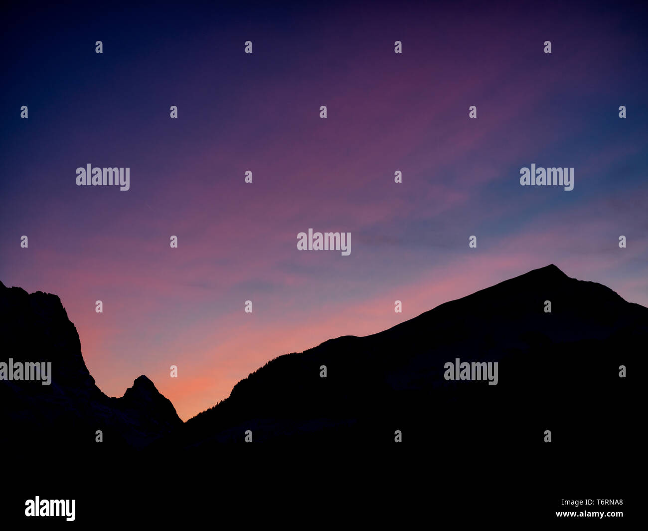 Die Schweizer Alpen im Kanton Bern bei Sonnenuntergang Stockfoto