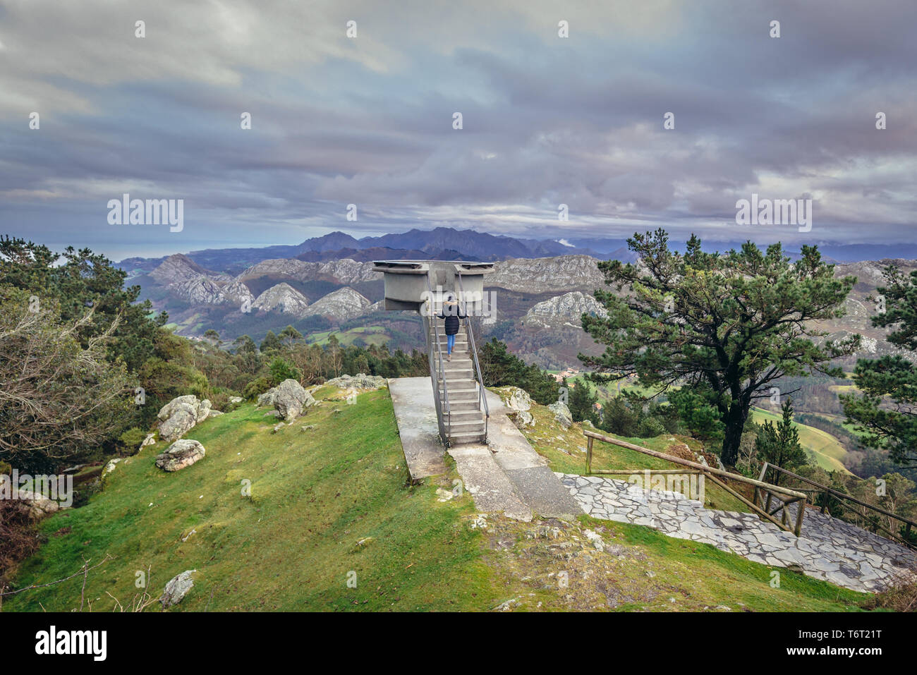 Luftbild mit Mirador del Fito Aussichtspunkt in der Sierra del Suevemountain reichen, nördlichen Ausläufer des Kantabrischen Gebirge, Spanien Stockfoto