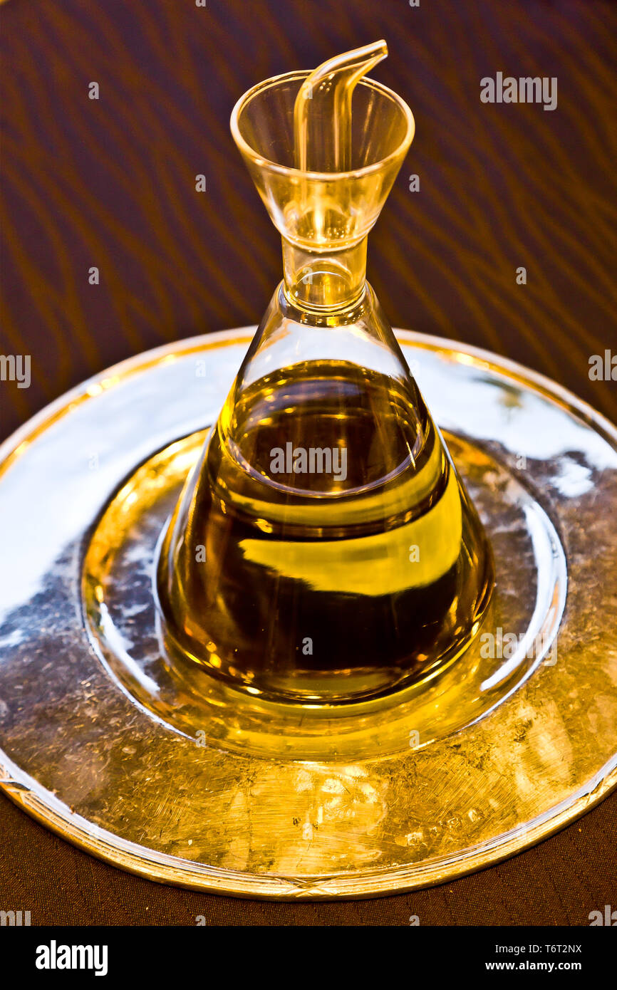 Ampolla di olio del Lago di Garda. [ENG] Gardasee Olivenöl. Stockfoto