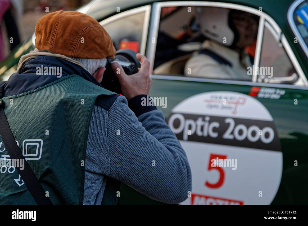 MARCHAMPT, Frankreich, 1. Mai 2019: Tour de France Automobile, 1899 geboren, war eine einzigartige Veranstaltung, mit einem Mix aus Open road, klassische Rennstrecke und bergauf. Stockfoto