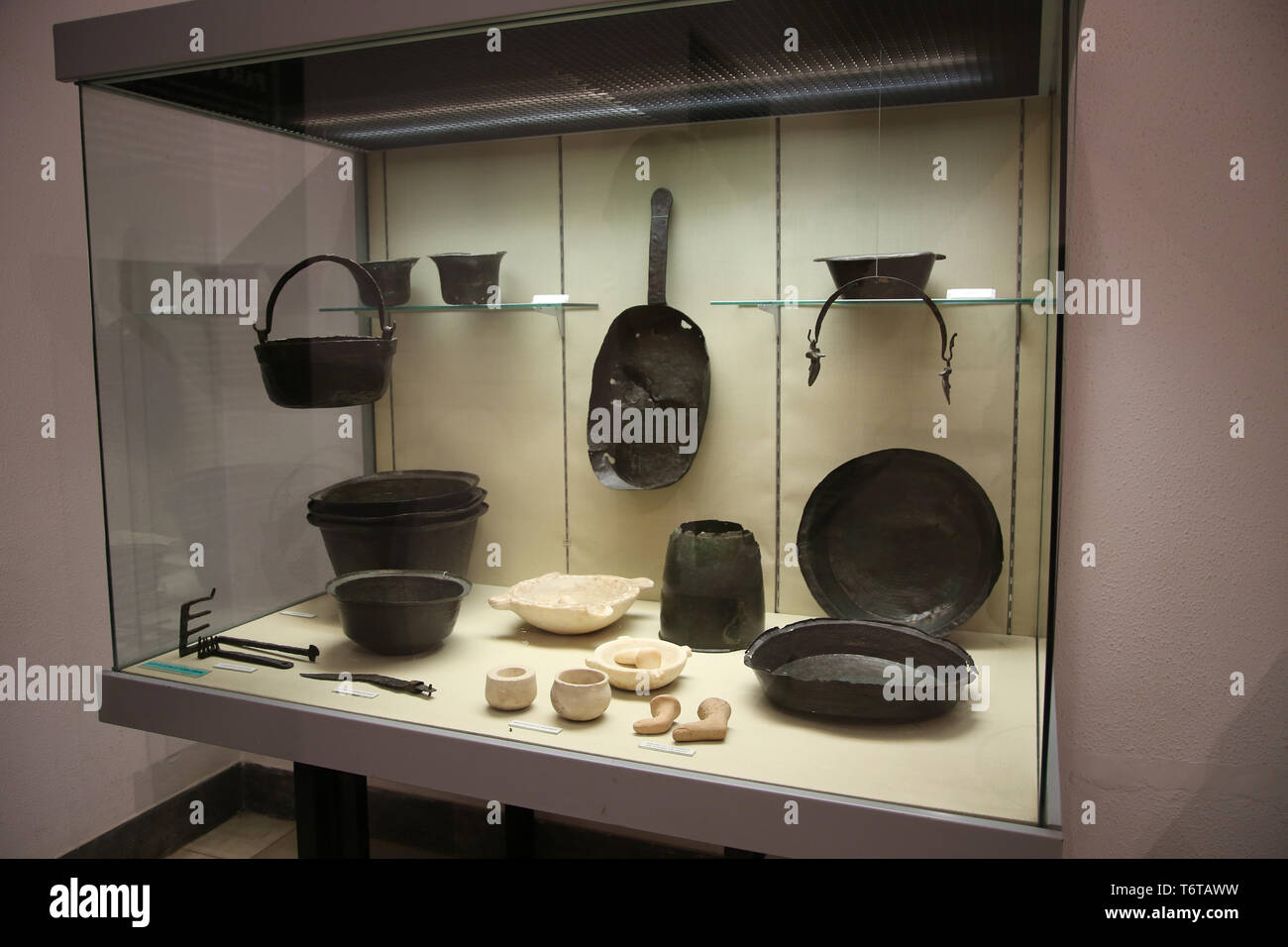 Römische Ära. Küche tools. Andalusien, Spanien. Das archäologische Museum von Sevilla. Spanien. Stockfoto