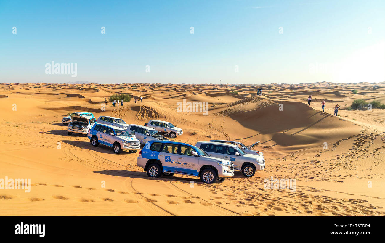 30 Dez 2018 - Dubai, Vereinigte Emirate. Jeep Safari Offroad Abenteuer in der heißen Wüste in der Nähe von Dubai. Stockfoto