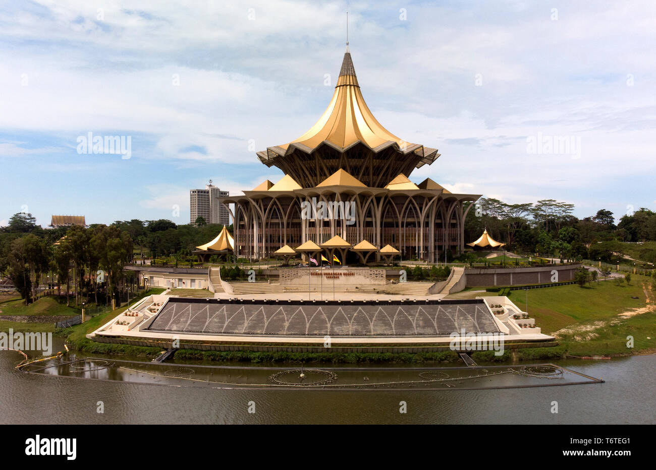 Sarawak River und State Legislative Assembly, Kuching, Borneo, Malaysia, Asien Stockfoto