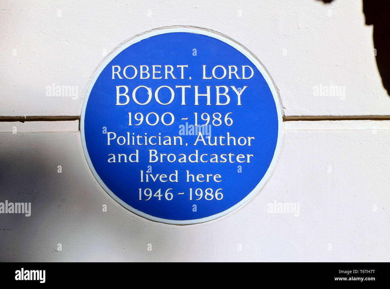 London, England, UK. Commemorative blaue Plakette: Robert, Herrn Boothby (1900-1986), Politiker, Autor und Rundfunksprecher lebten hier, 1946-1986. 1, Eaton Squ Stockfoto