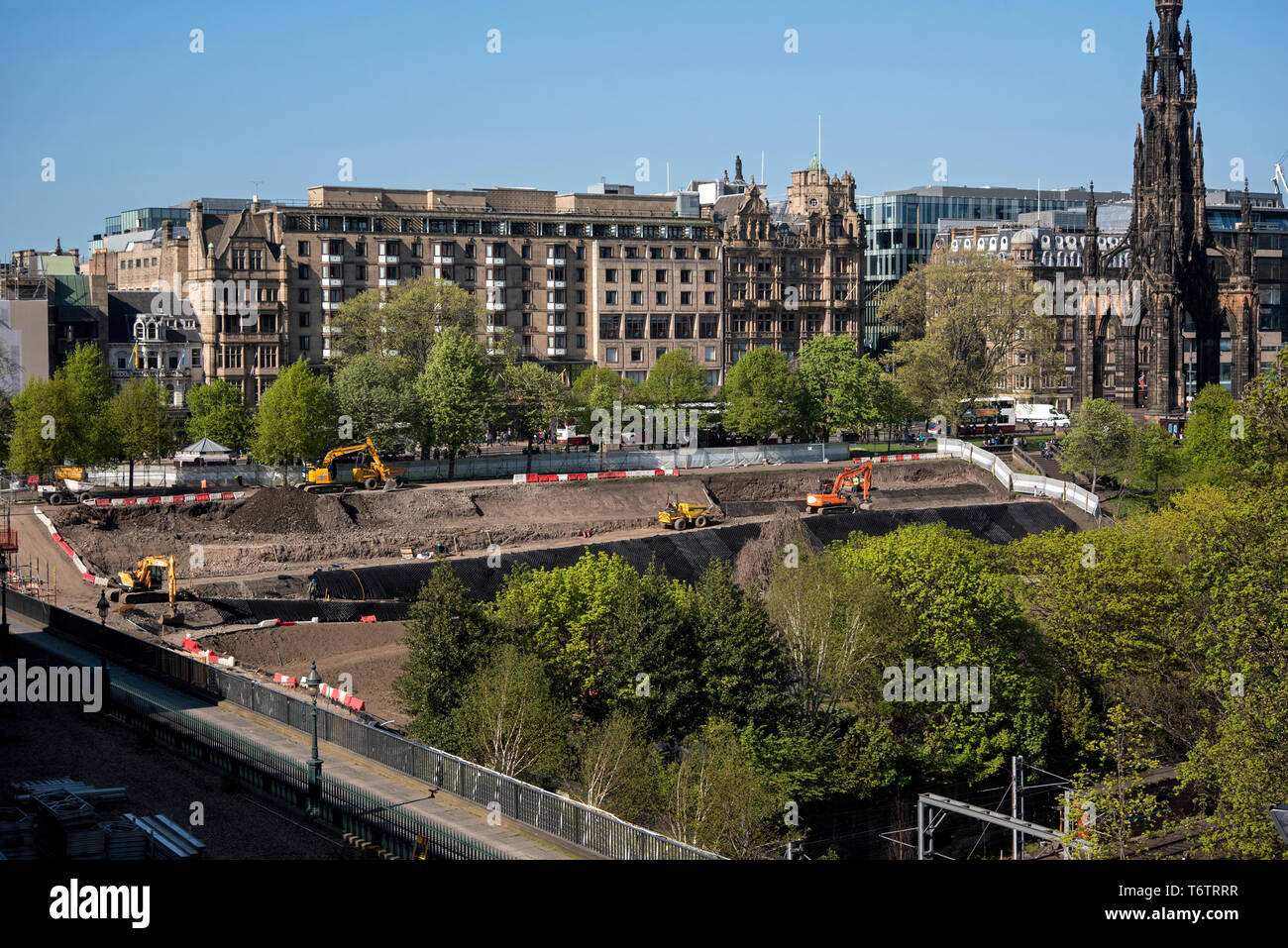 Landschaftsbau von Osten die Princes Street Gardens durchgeführt wird, als Teil der Entwicklung der National Gallery of Scotland in Edinburgh, Schottland, Großbritannien Stockfoto