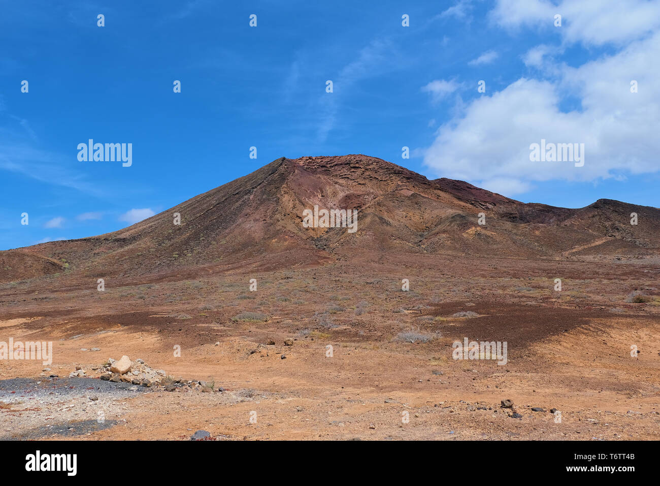 Montana Roja in Playa Blanca auf Lanzarote Stockfoto