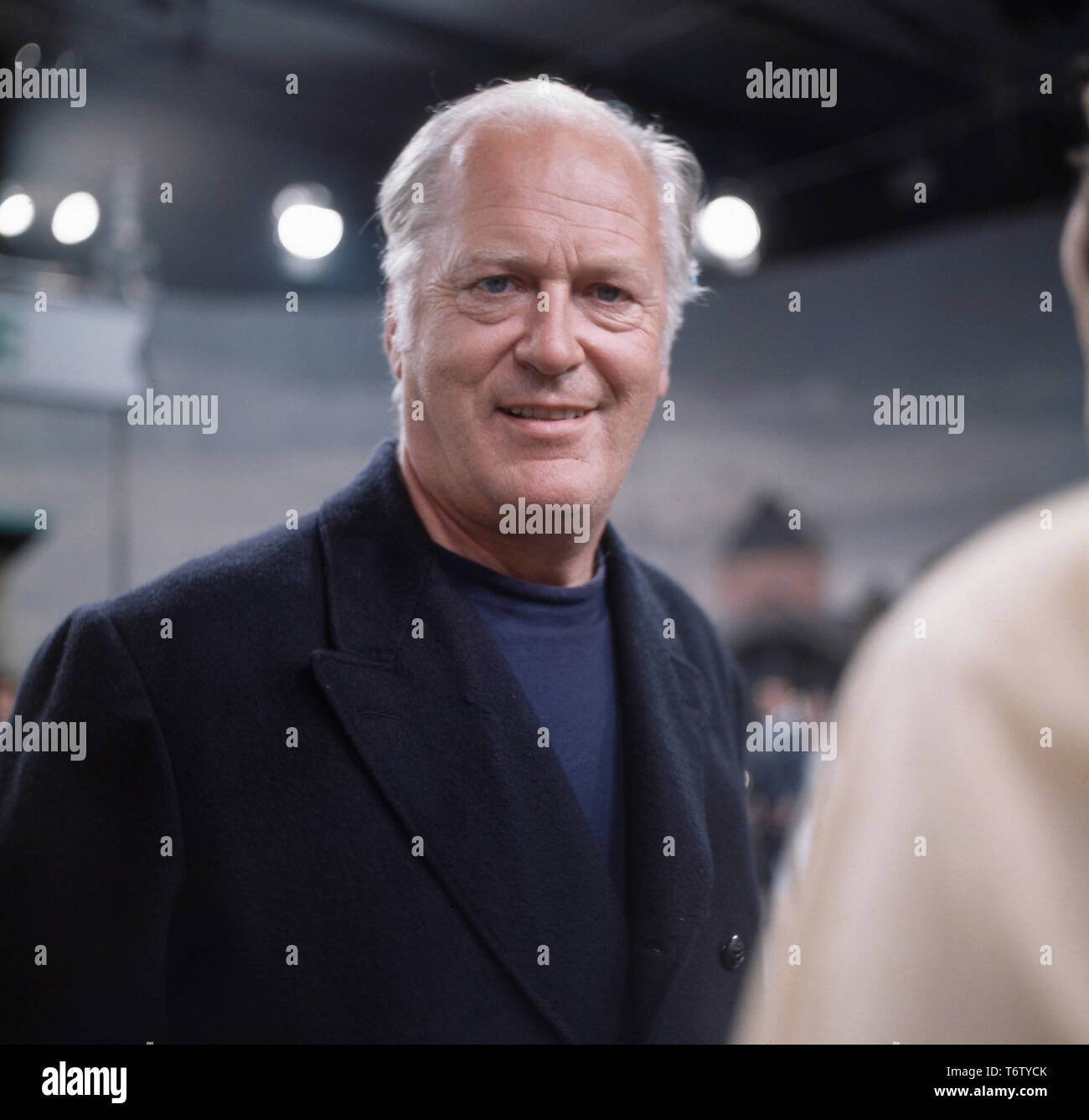 Der deutsch-österreichischen Bühnen- und Filmschauspieler Curd Jürgens posiert für Porträtaufnahmen 5/6 für Dreharbeiten, 1970er. Die deutsch-österreichische Bühne und Film Schauspieler Curd Jürgens posiert für Portraits bei einigen Filmen, 1970er Jahre Stockfoto Der deutsch-österreichischen Bühnen- und Filmschauspieler Curd Jürgens posiert für Porträtaufnahmen 5/6 für Dreharbeiten, 1970er. Die deutsch-österreichische Bühne und Film Schauspieler Curd Jürgens posiert für Portraits bei einigen Filmen, 1970er Jahre Stockfoto