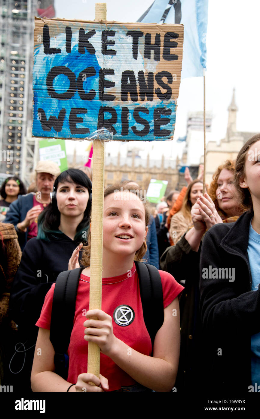 Parlament Platz 1. Mai 2019. Die Dynamik, die Jugend Klima Streikenden und Aussterben Rebellion zusammengeschlossen, die als Arbeitskosten auf die Konservativen bis d genannten Stockfoto