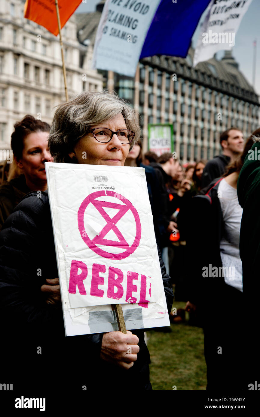 Parlament Platz 1. Mai 2019. Die Dynamik, die Jugend Klima Streikenden und Aussterben Rebellion zusammengeschlossen, die als Arbeitskosten auf die Konservativen bis d genannten Stockfoto