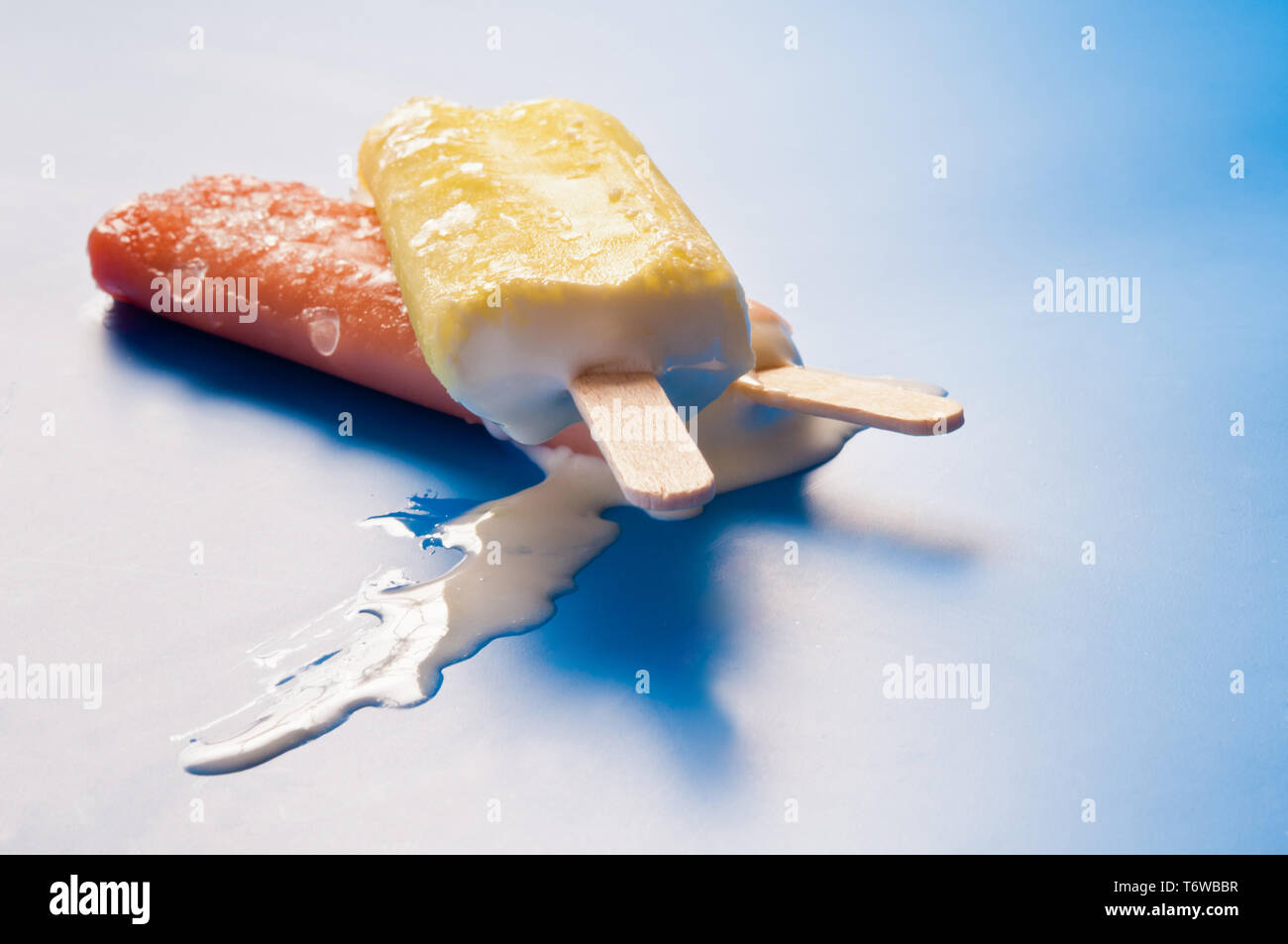 Eis am stiel schmilzt -Fotos und -Bildmaterial in hoher Auflösung – Alamy