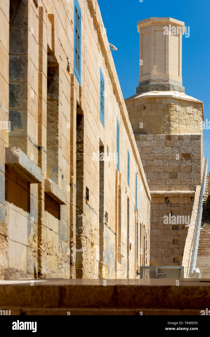Historische Kalksteingebäude in Fort St Angelo auf Malta Stockfoto