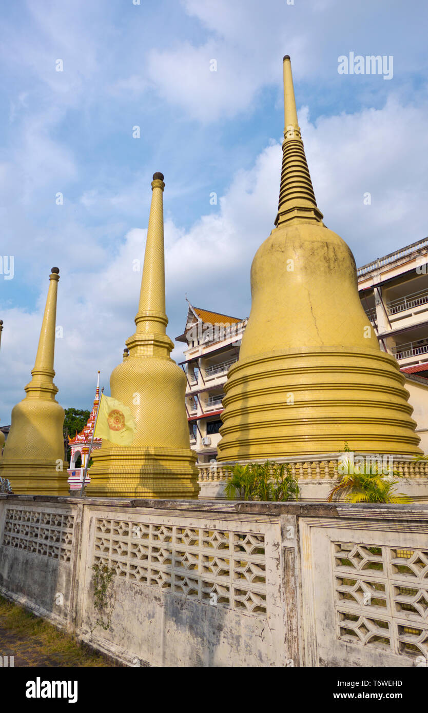Stupas, Wat Kajorn Rangsan, Phuket Town, Thailand Stockfoto