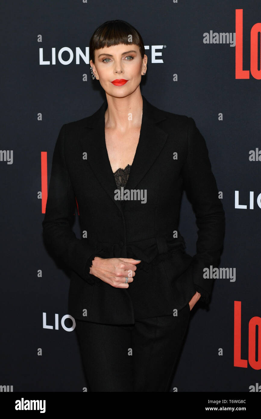 Charlize Theron besucht die Premiere von "Long Shot" bei AMC Lincoln Square Theater am 30. April 2019 in New York City. Stockfoto