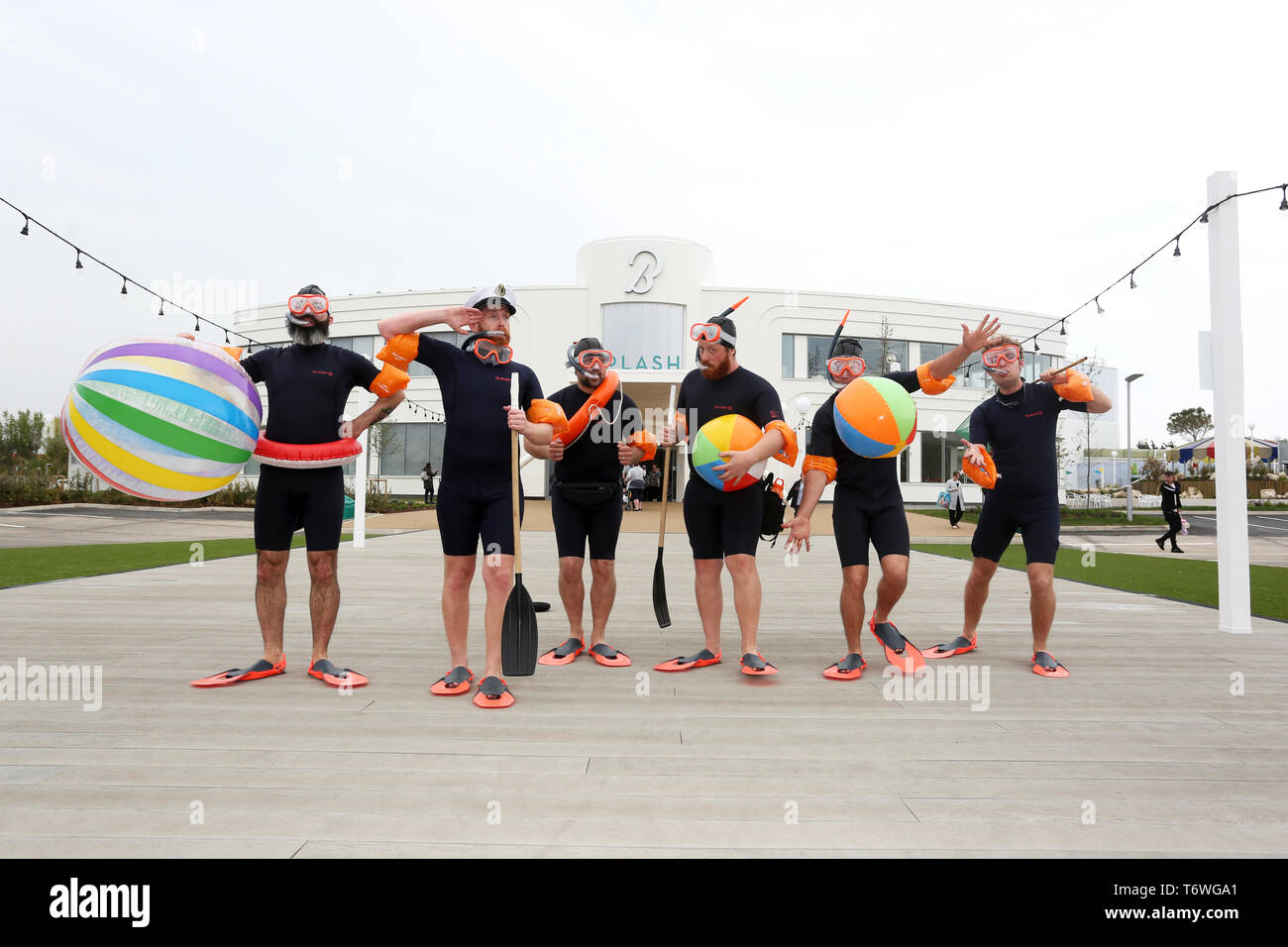 Allgemeine Ansichten des Grand Opening des neuen Schwimmbad im Butlins Holiday Park in Chichester, West Sussex, UK. Stockfoto