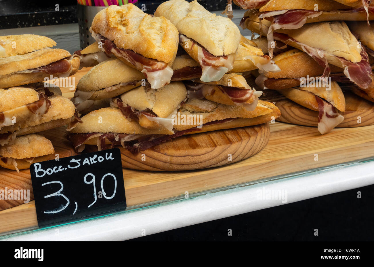 Knuspriges Brot Sandwiches mit jamón Ibérico, die köstliche Andalusische Schinken aus dem Acorn - fed​ Schweine Stockfoto