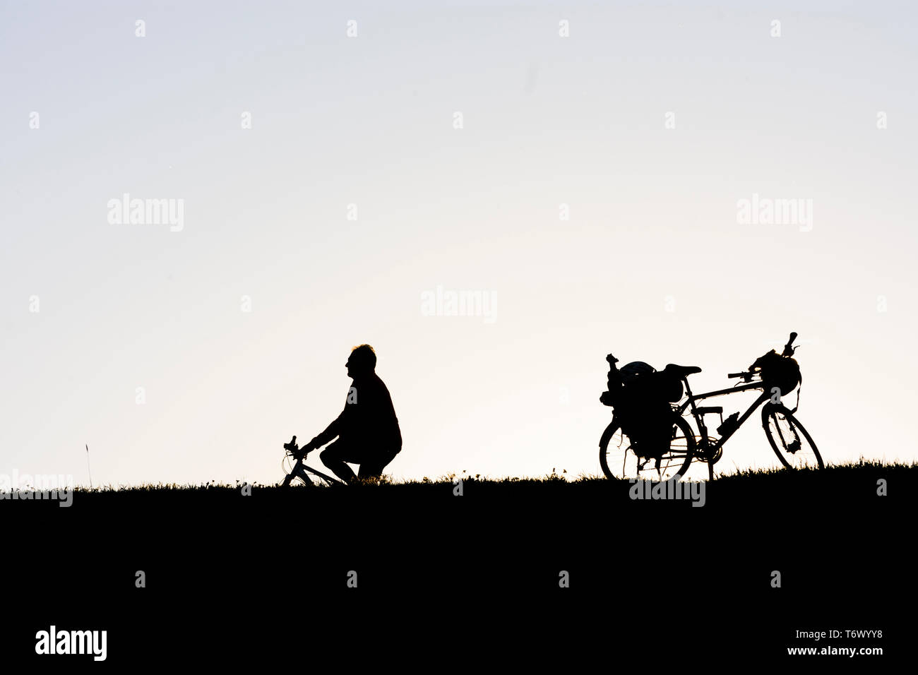 : Fahrrad mit dem Fahrrad Taschen, Radfahrer in, , Österreich Stockfoto