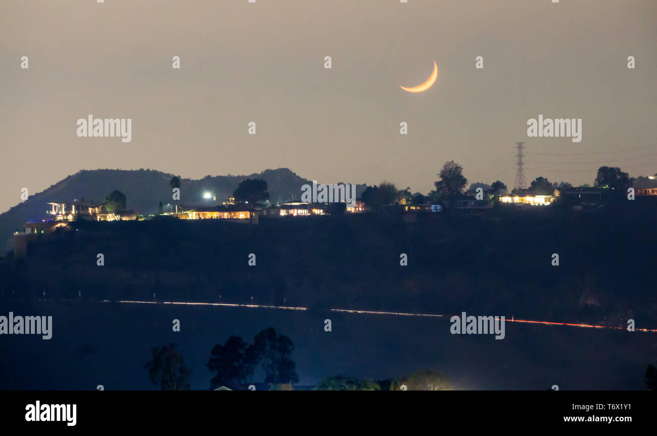 Hollywood Hills und das Tal in der Nacht in der Nähe von Hollywood Sign Stockfoto