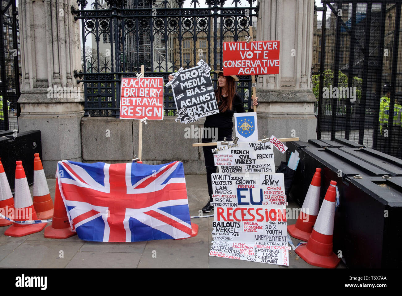 Pro-Brexit-Demonstrant vor den Parlamentshäusern 2019, Westminster, London, UK. Stockfoto