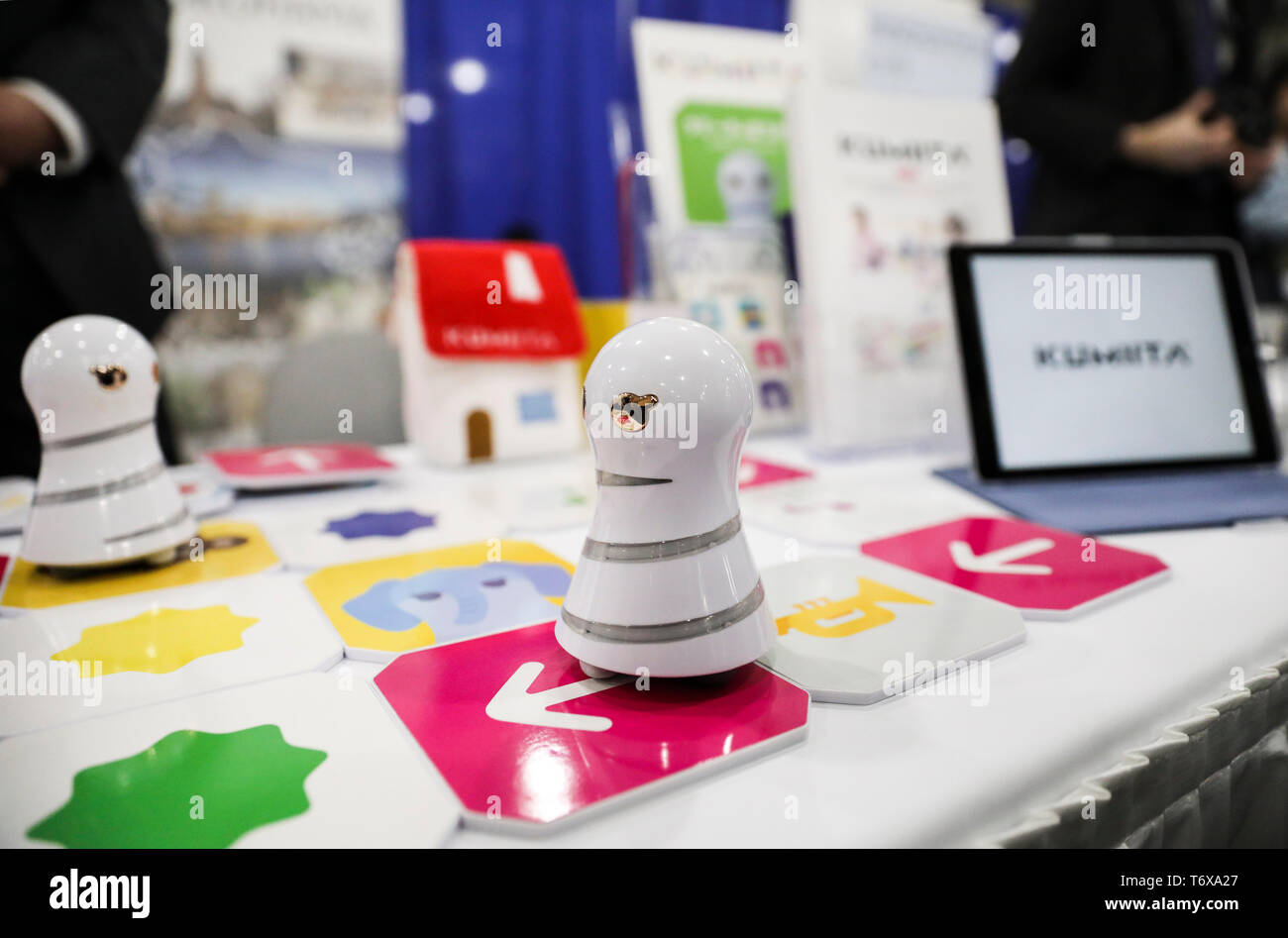 New York, USA. Zum 2. Mai, 2019. Eine Programmierung Spielzeug an einem Stand auf der TechDay New York im Javits Center, New York, USA, am 2. Mai 2019. Die eintägige Veranstaltung startup Premiere am Donnerstag, mit der Teilnahme von rund 300 Start Aussteller. Credit: Wang Ying/Xinhua/Alamy leben Nachrichten Stockfoto