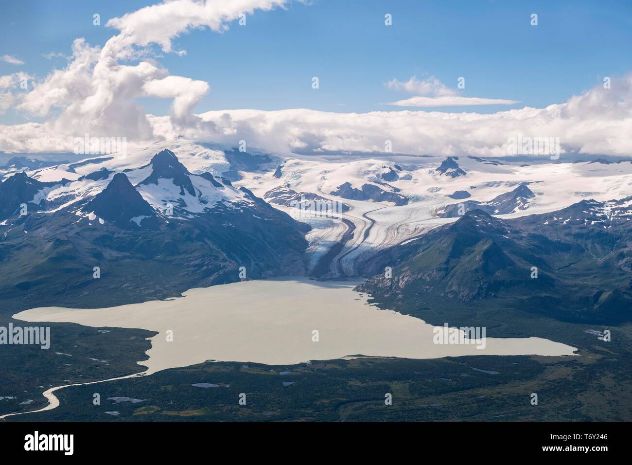 Fourpeaked Glacier und Gletschersee, Katmai National Park, Alaska, USA Stockfoto