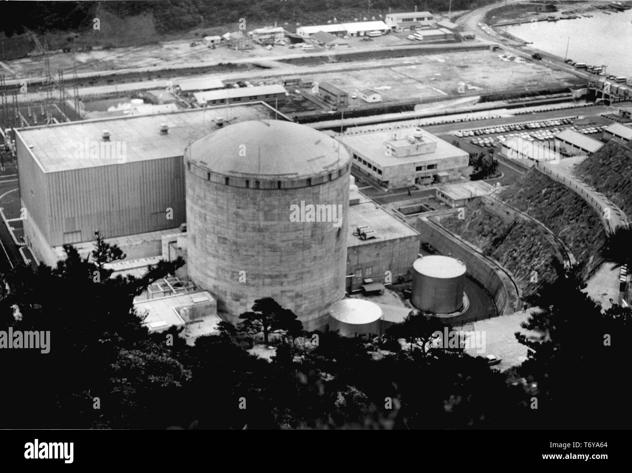 Luftaufnahme der Tsuruga Kernkraftwerk, von Japan Atomic Power Company (JAPCO), Tsuruga, Japan, 1971 betrieben. Mit freundlicher Genehmigung des US-Ministeriums für Energie. () Stockfoto