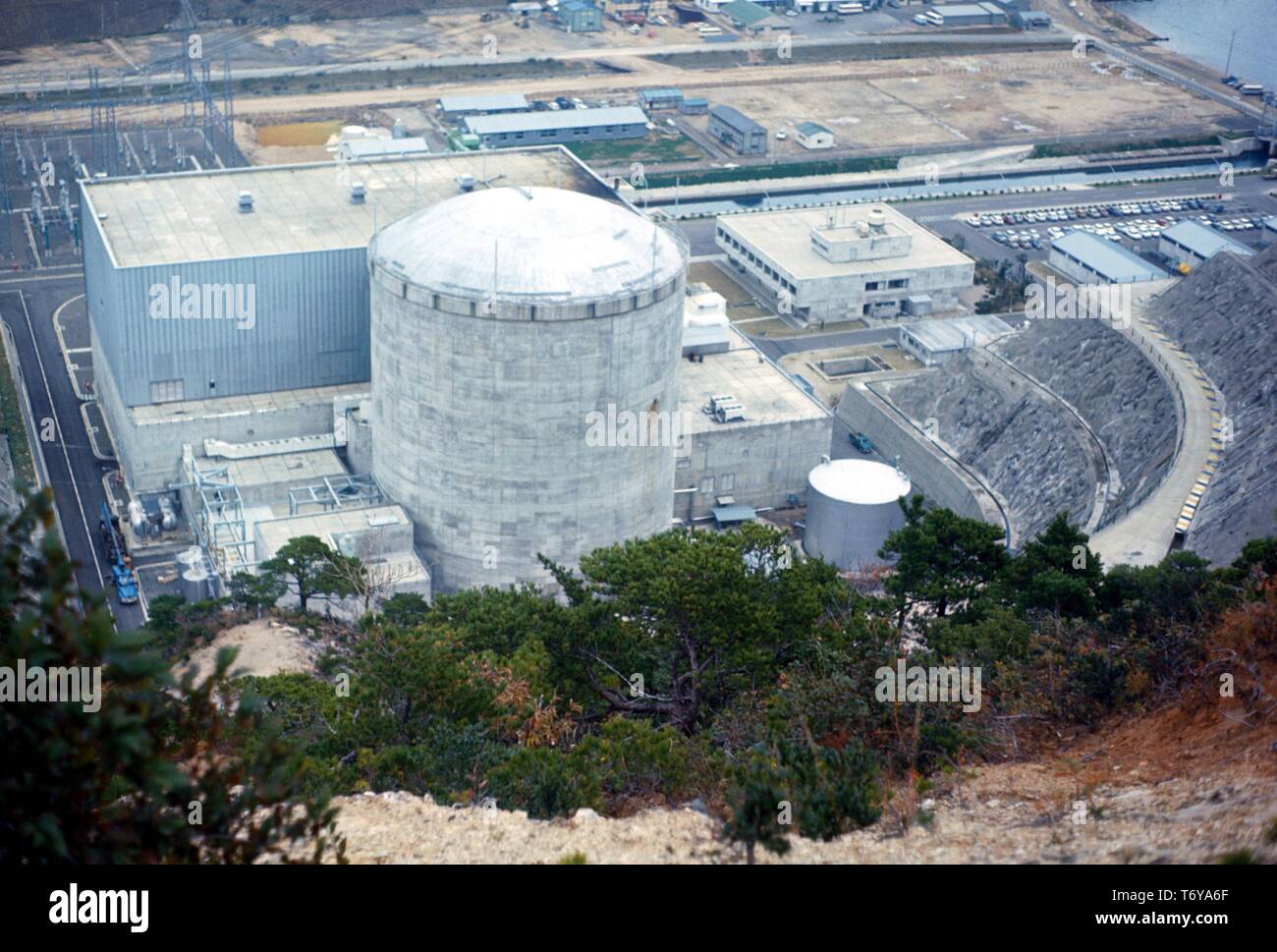 Luftaufnahme der Tsuruga Kernkraftwerk, von Japan Atomic Power Company (JAPCO), Tsuruga, Japan, 1970 betrieben. Mit freundlicher Genehmigung des US-Ministeriums für Energie. () Stockfoto