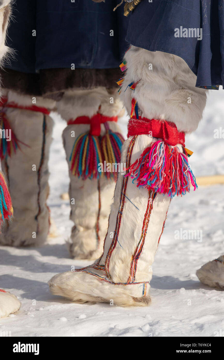 Russland, der Jamal-nenzen Autonome Region, Halbinsel Yamal. Traditionelle Rentierfell Stiefel. Stockfoto
