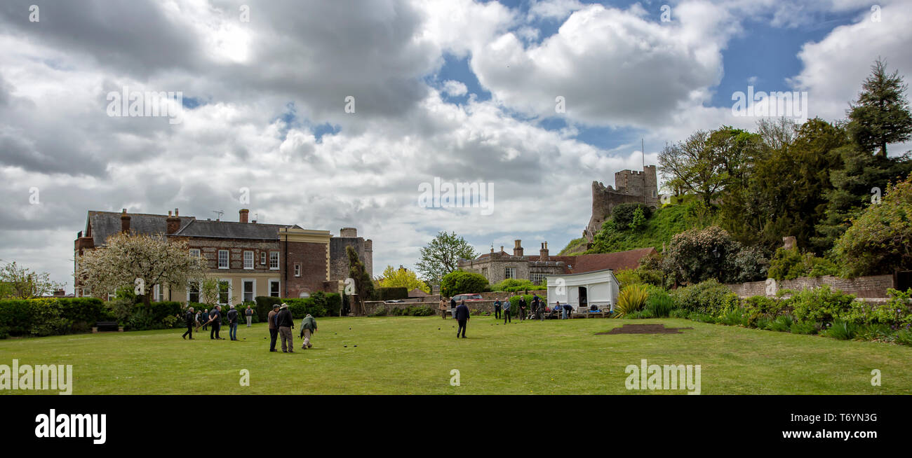 Eine allgemeine Ansicht von Lewes Castle Bowling Gesellschaft, Lewes, East Sussex, Bowling Green seit der Mitte des 17. Jahrhunderts. Stockfoto