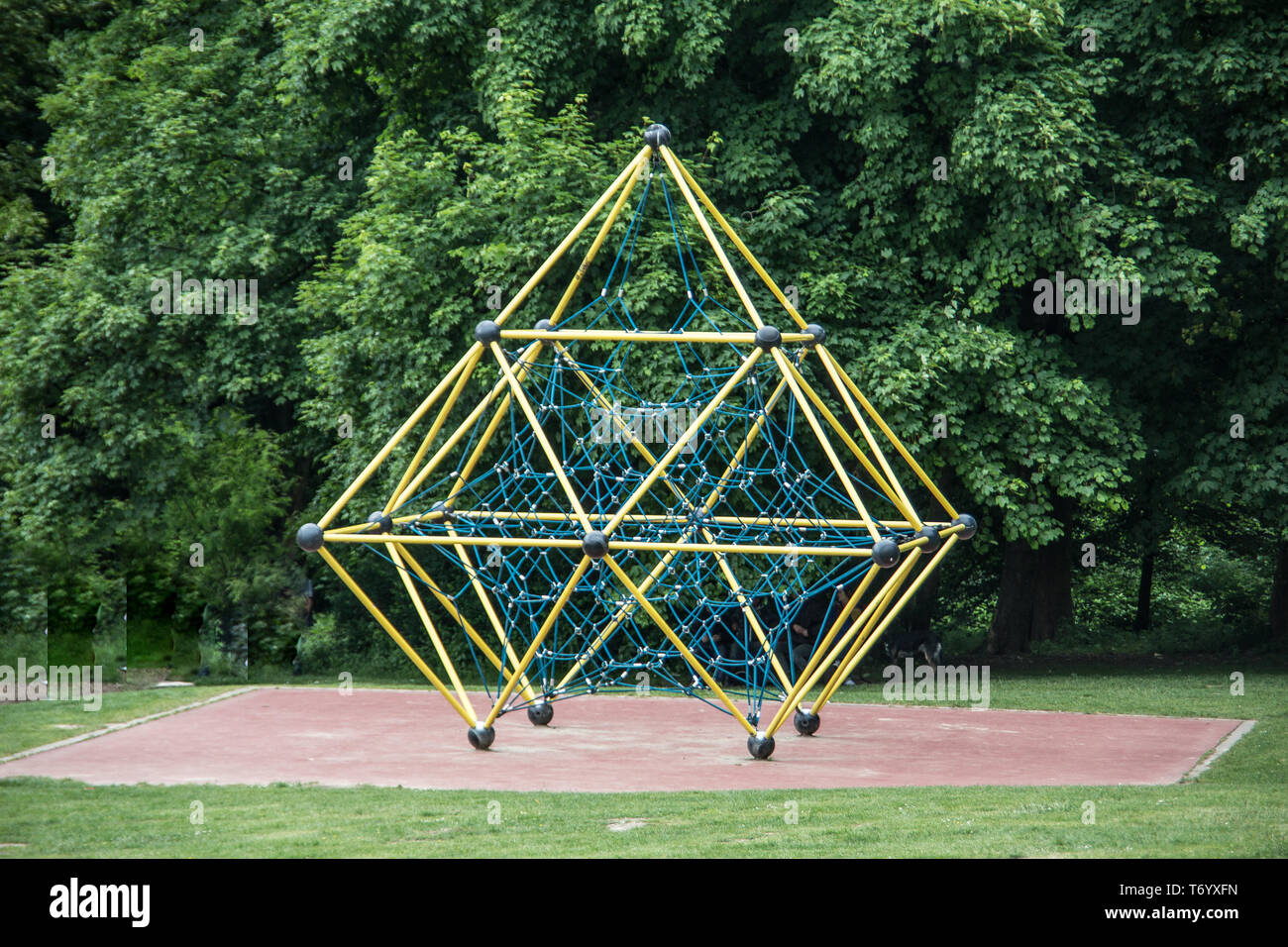 Park Witten mit Spielen Strukturen Stockfoto