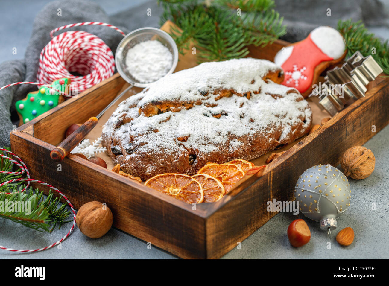 Weihnachtliche Geback Garnitur