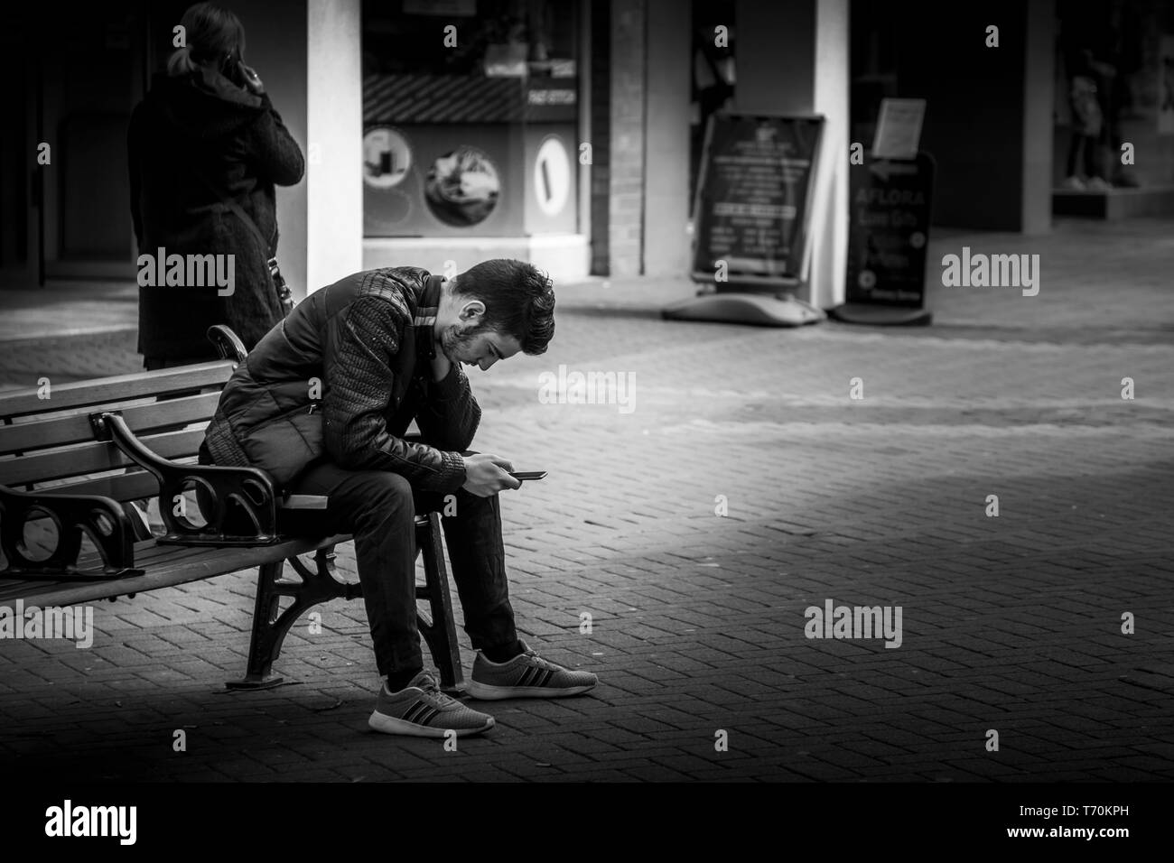 Schwarze und Weiße Street Fotografie rund um das Stadtzentrum von Northampton, UK. Stockfoto