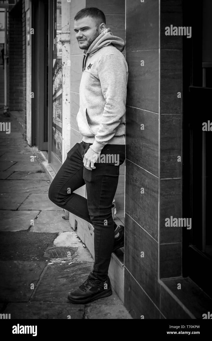 Schwarze und Weiße Street Fotografie rund um das Stadtzentrum von Northampton, UK. Stockfoto