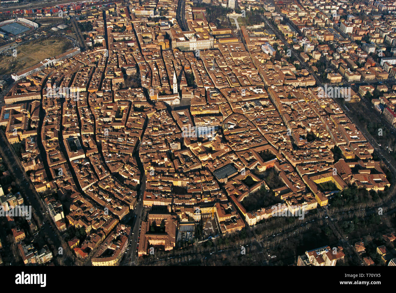 Modena: veduta Aerea della Città. [ENG] Modena: Luftaufnahme der Stadt. Stockfoto