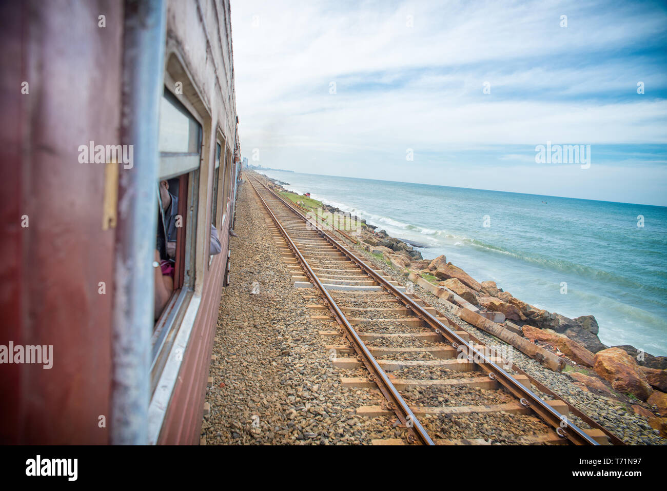 Alte Wagen in der Nähe des Meeres Stockfoto