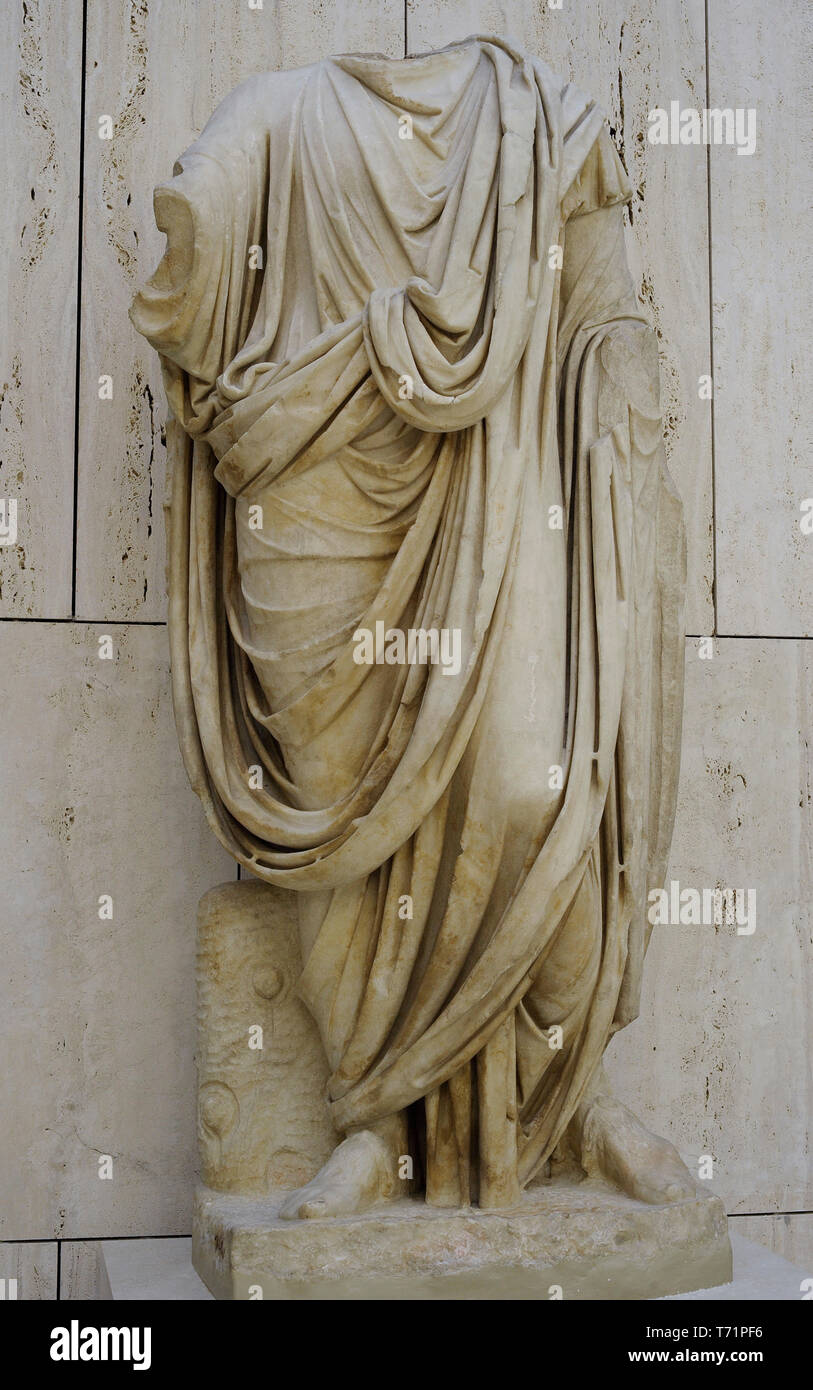 Statue von Togate Abbildung. 1. Halbjahr 1. Marmor. Aus dem Forum von Augusta Emerita (Mérida, Provinz Badajoz, Extremadura, Spanien). Nationalen Archäologischen Museum. Madrid. Spanien. Stockfoto