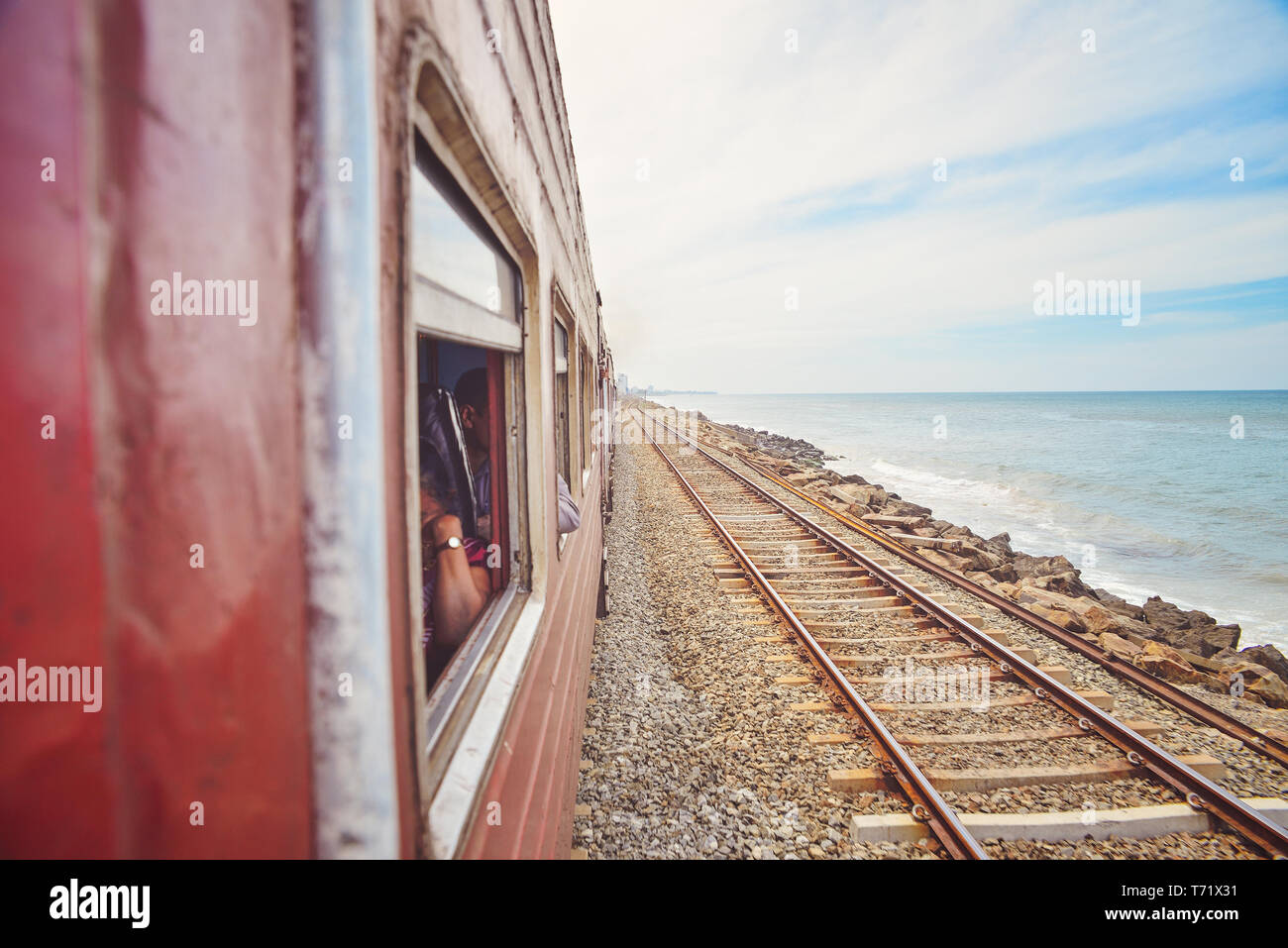 Alte Wagen in der Nähe des Meeres Stockfoto