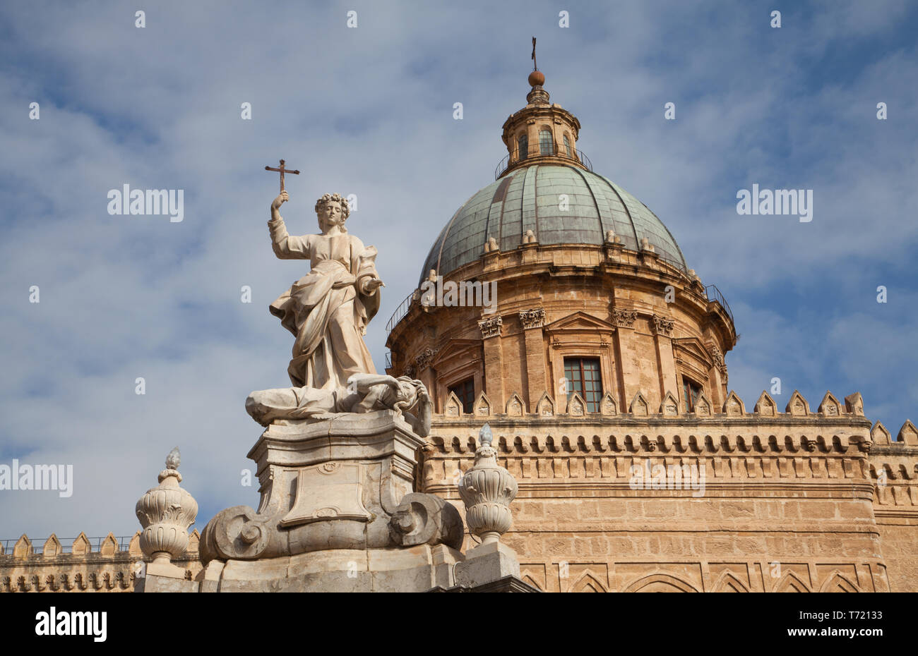 Statue von Santa Rosalia. Die Kathedrale von Palermo, Palermo, Italien. Stockfoto
