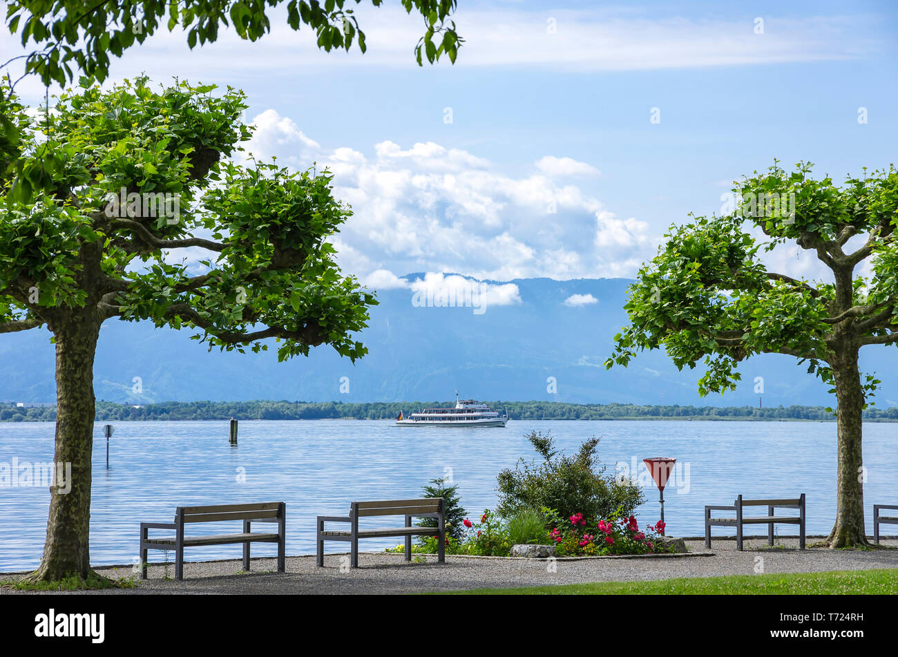 Blick über den Bodensee in Richtung Österreich aus Lindau im Bodensee, Bayern, Deutschland, Europa. Stockfoto