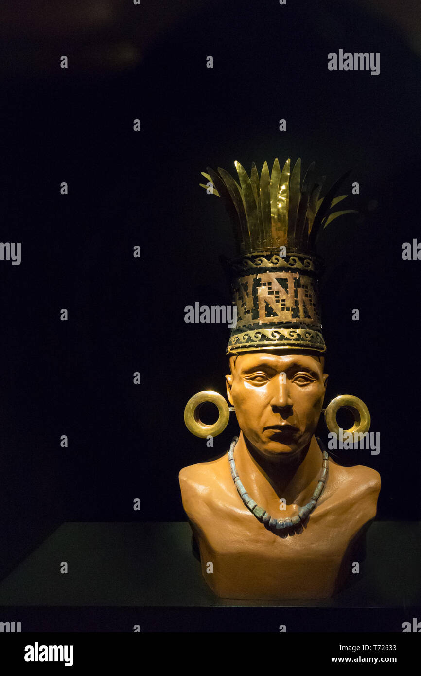 Kopfbedeckungen und Ornamente Mokka Peru Stockfoto