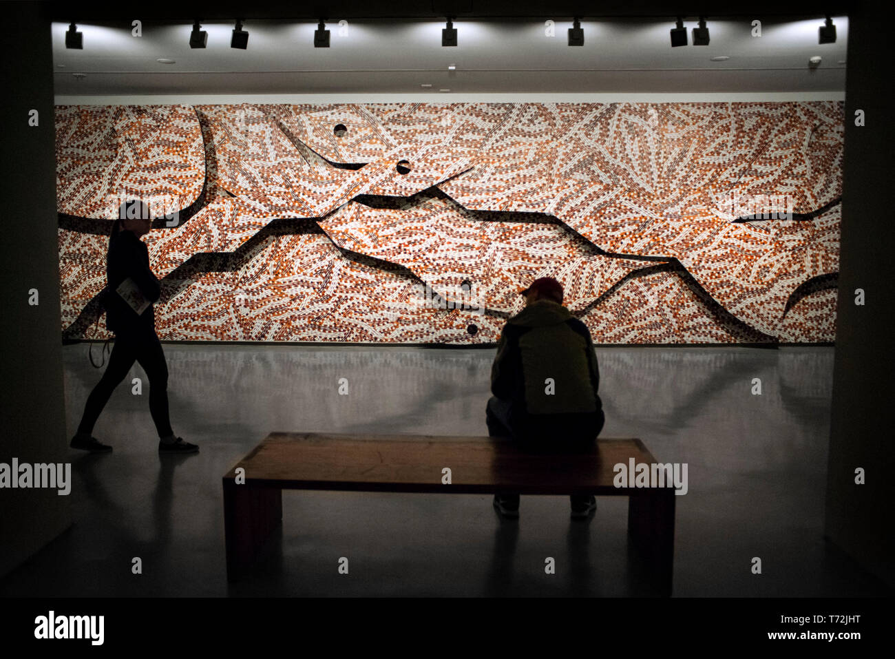 In MCA, Museum für Zeitgenössische Kunst, Sydney, Australien. Manbuynga 2015 Foto an der Wand durch Barayuwa Mununggurr Stockfoto