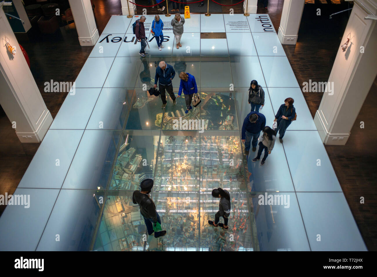 Zollhaus, transparente Eingangsgeschoss mit ein maßstabgetreues Modell des Sydney CBD unter, Sydney, Australien Stockfoto